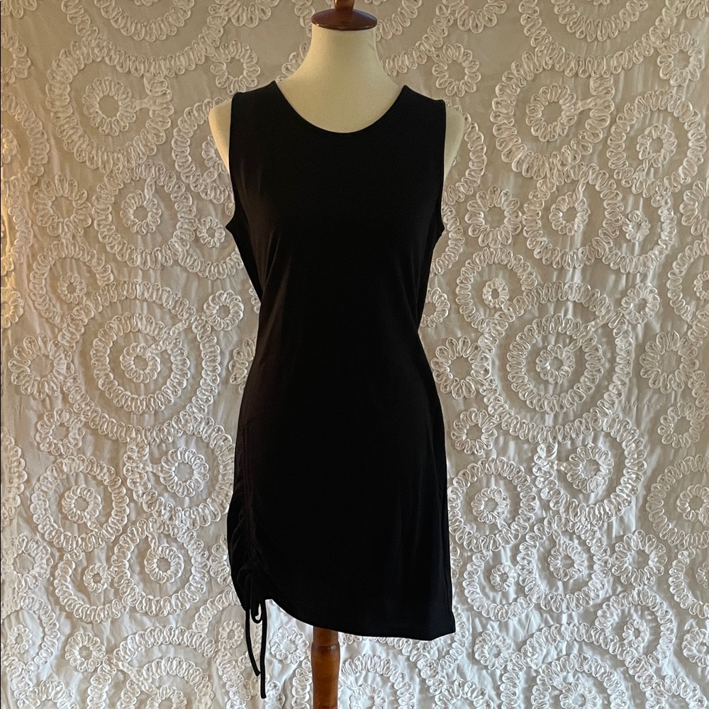 KEREN hart Black color rouge bottom right side adjustable, Sleeveless